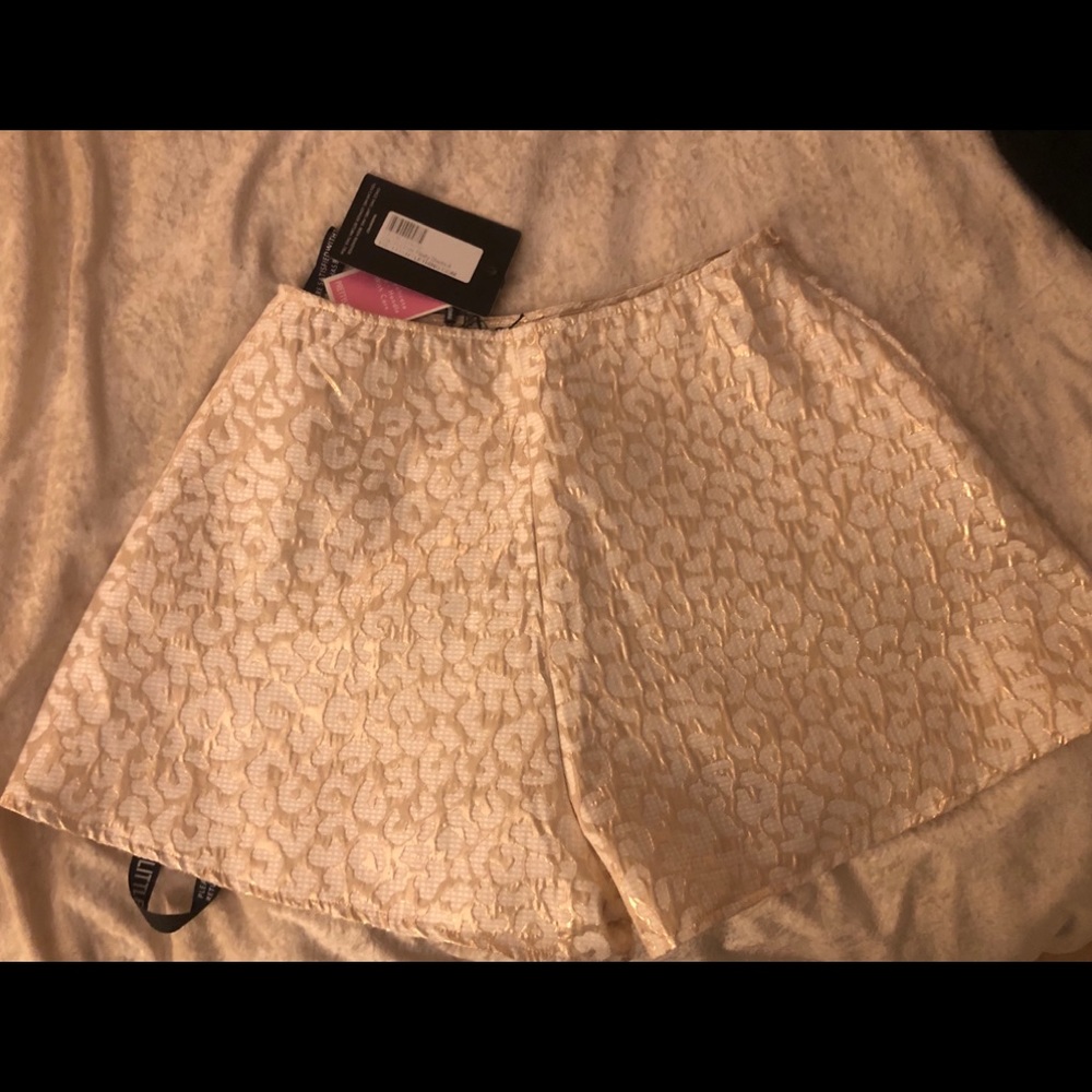 Pretty little thing gold foil print floaty shorts